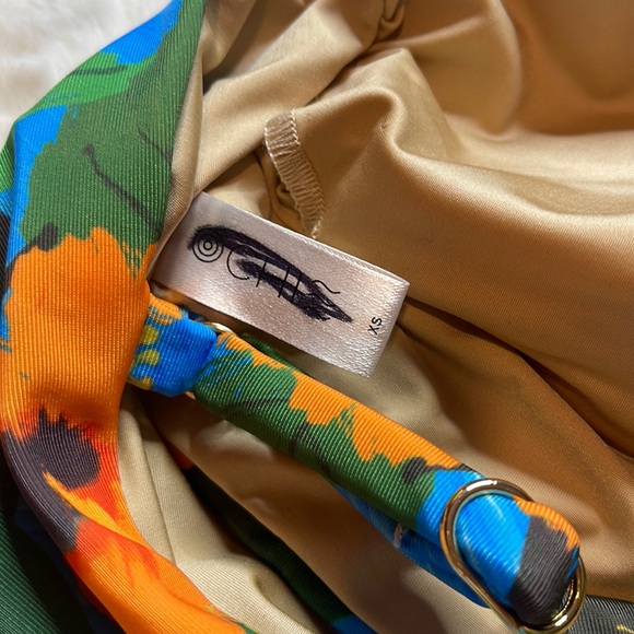 OCHIE bikini top - SIZE: XS - Picture 3 of 3